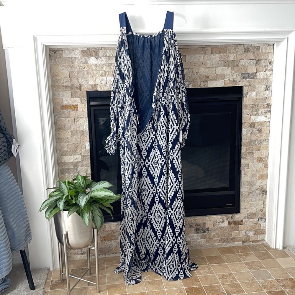 NWT ❤️TORY BURCH❤️ Katherine Tapestry Geo Cold Shoulder Blue Maxi Dress Small - Picture 8 of 8